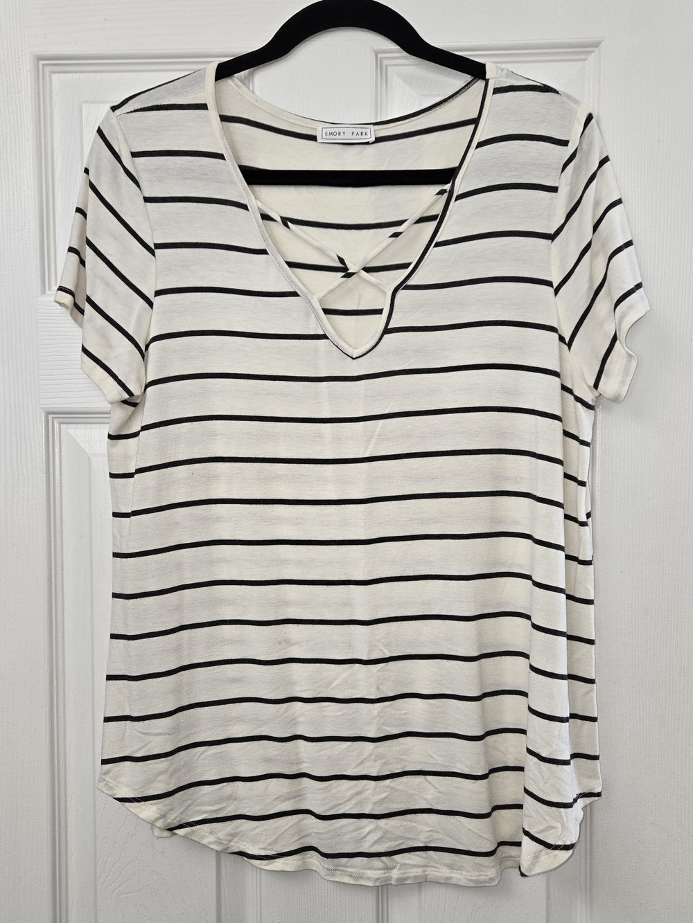 emory park Cream and Black Striped Short Sleeve Tee With Criss Cross V Neck Sz L